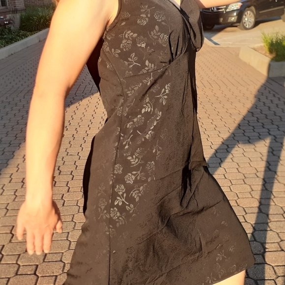 Little Black Dress - Picture 4 of 14